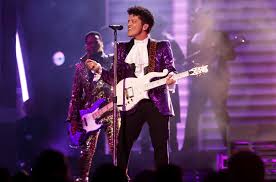 Bruno Mars performing his tribute to the late Prince at the 2017 Gramys