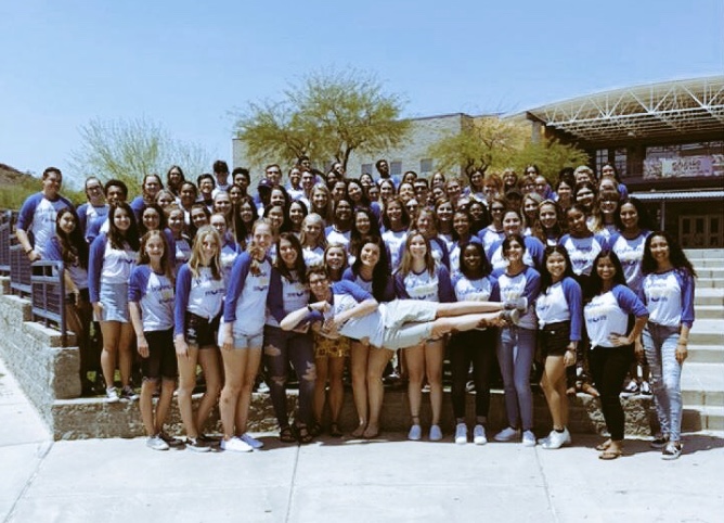 Freshmen+Mentors+of+2018-19+pose+for+a+picture.