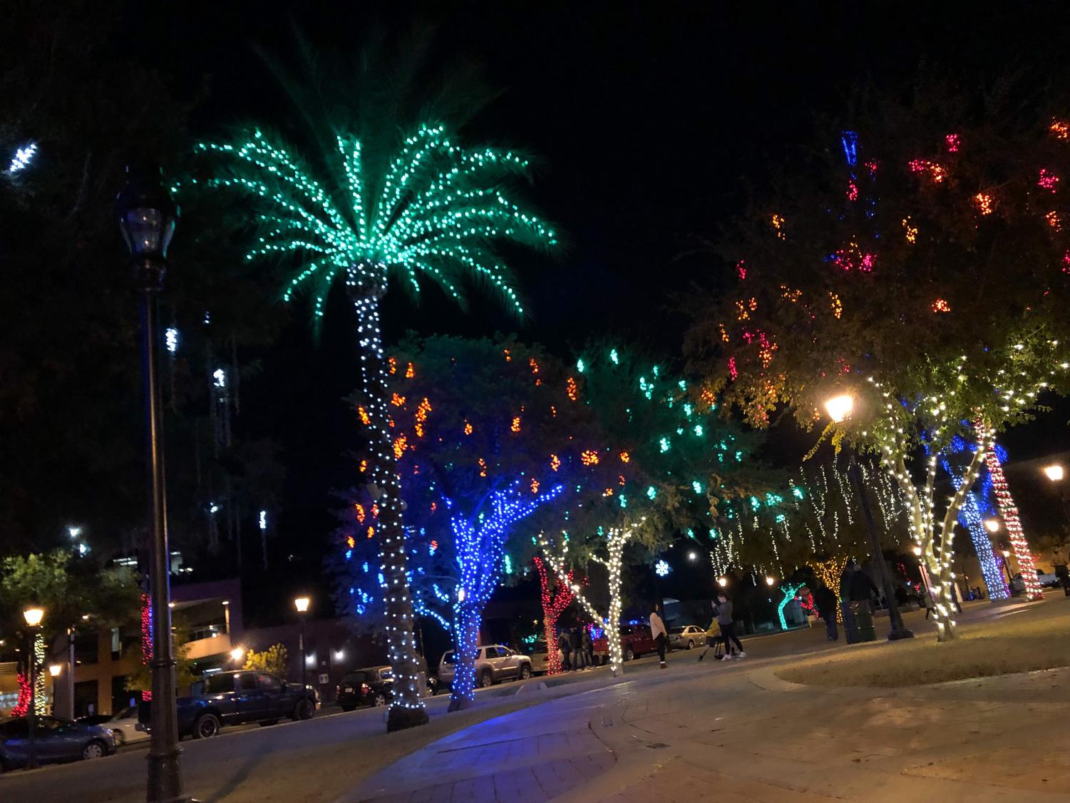 Glendale Glitters lights up the holiday season The Talon